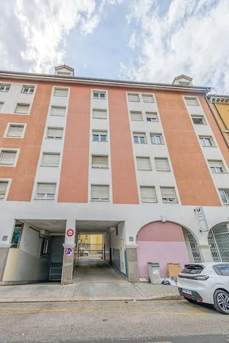 Studio Moderne Et Cosy A 700M De La Gare Grenoble